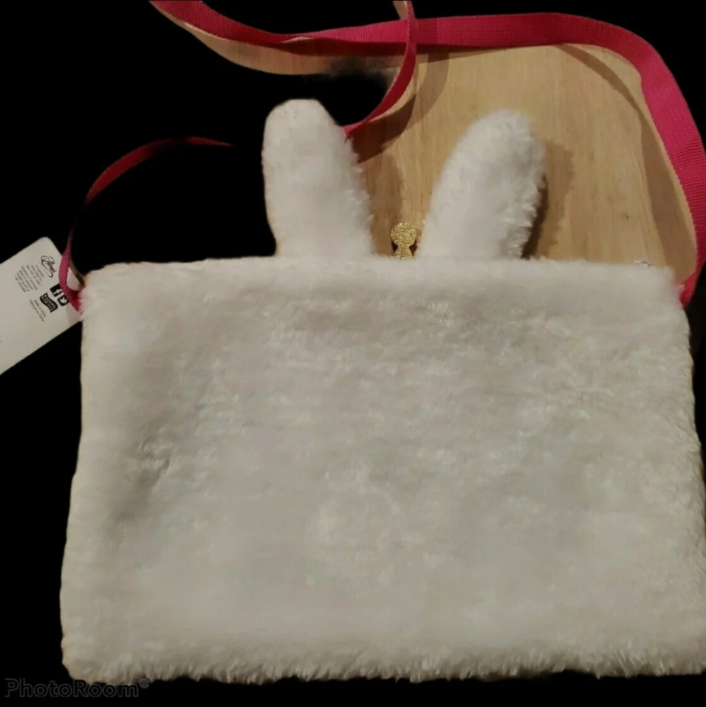 ⭐HP⭐ - NWT - White Furry Bunny Purse